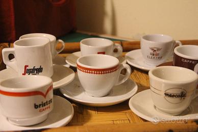 Tazzine caffè con piattino.