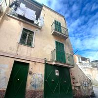 3 LOCALI A TORRE DEL GRECO