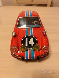 Porsche 912 Coupé vintage in latta degli anni '60 