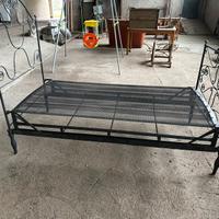 Letto singolo in ferro