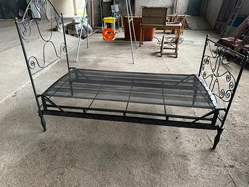 Letto singolo in ferro