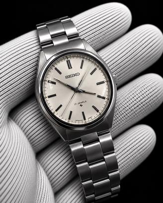Vintage Seiko 6300-8000 17 Jewels – Manual Wind