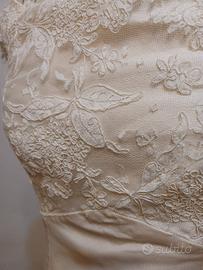 Abito da sposa in tulle con ricami