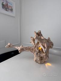 Lampada da tavolo artiginale in legno naturale