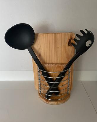 Set utensili da cucina con mestolo servispaghetti
