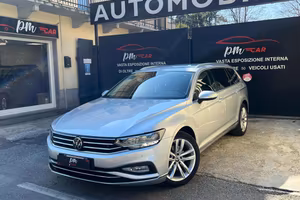 VOLKSWAGEN Passat Variant 2.0 TDI SCR EVO DSG Ex