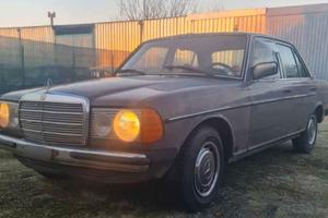 Mercedes 200D - 1979