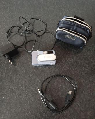 Macchina fotografica vintage BENQ con accessori