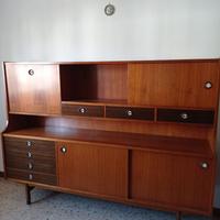 Mobile e divano in legno antico massiccio