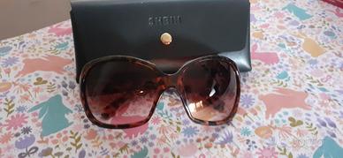 Occhiali da sole H&M donna e custodia SHEIN