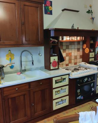 Cucina in legno massello
