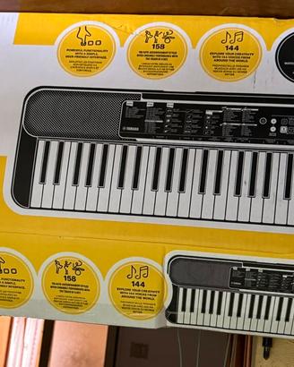 Pianola Yamaha PSR F52