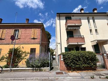 MONOLOCALE A FERRARA