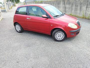 Lancia y