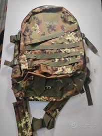 zaino militare mimetico vegetato
