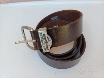 cintura Levis 