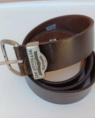 cintura Levis 