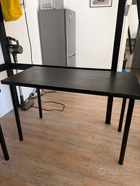 Tavolo IKEA LAGKAPTEN / ADILS