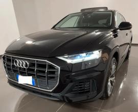 Audi Q8 55 TFSI quattro tiptronic