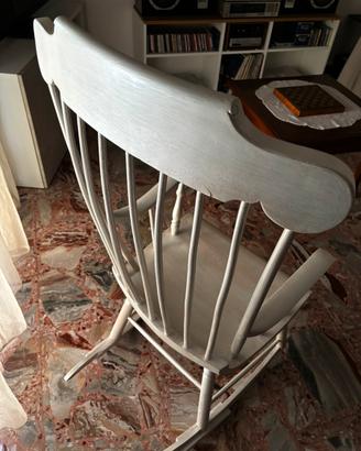 Sedia a dondolo vintage