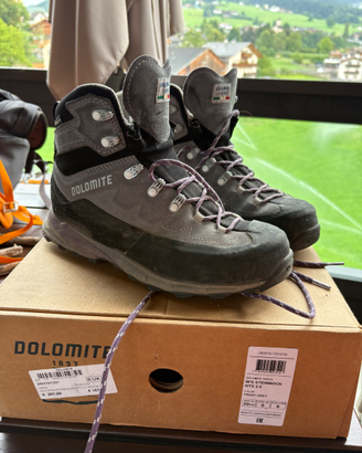 Scarpone trekking