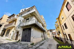 Casa indipendente di 208 m² con più di 5 locali e 