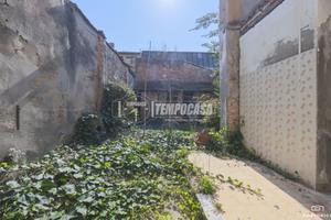 AMPIO TERRACIELO DA RISTRUTTURARE CON GIARDINO IN