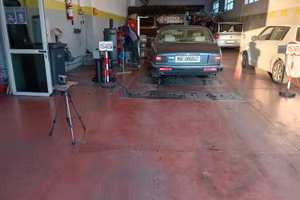 2 Jaguar daimler xj6