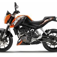 KTM DUKE 125 2011 SMANTELLO PER PEZZI DI RICAMBIO