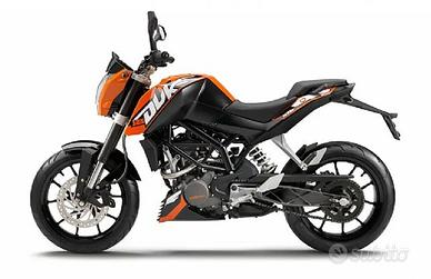 KTM DUKE 125 2011 SMANTELLO PER PEZZI DI RICAMBIO
