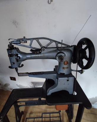 Macchina da cucire professionale