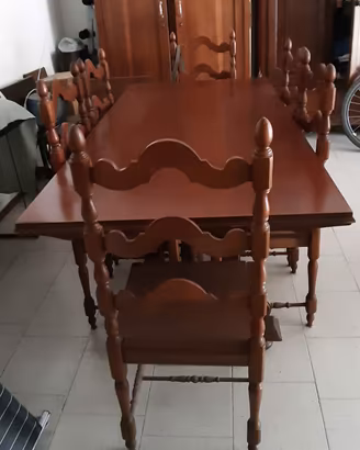 mobile da sala completo di tavolo e sei sedie
