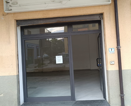 Magazzino commerciale in zona centrale,