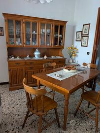sala da pranzo credenza tavolo sedie