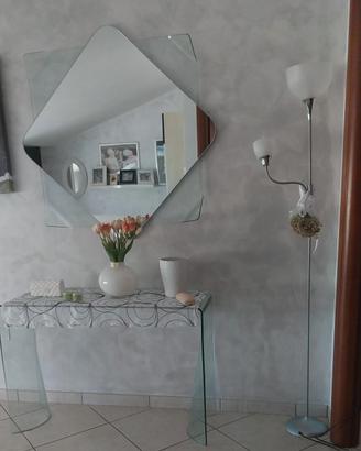 consolle con specchio e lampada 