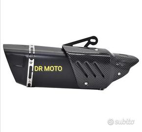 Scarico nero 45 cm con protezione in carbonio 074