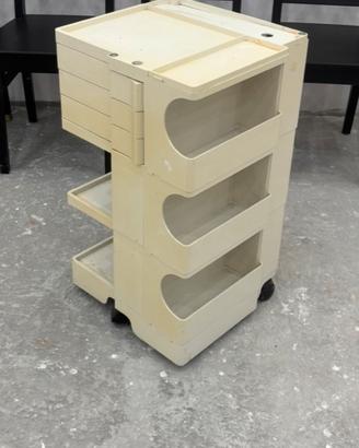 Cassettiera kartell