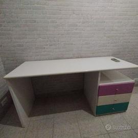 scrivania in laccato bianco
