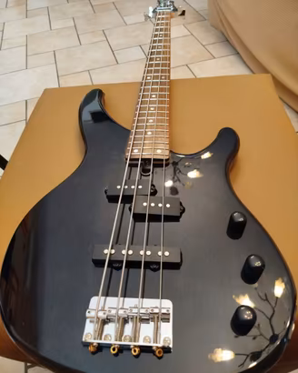 Basso Yamaha TRBX174EW + Accessori