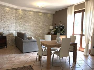 Appartamento di 71 m² con 2 locali e box auto a Po