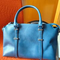 Borsa blu con tracolla