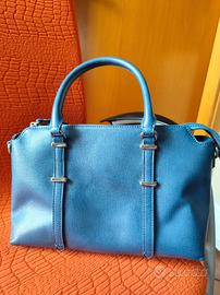 Borsa blu con tracolla