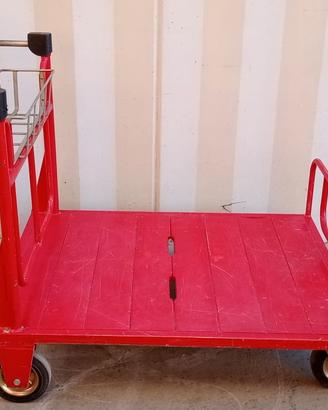 Carrello a pianale portapacchi