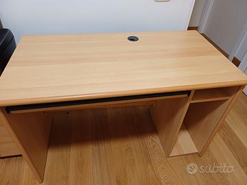 Scrivania e cassettiera in legno