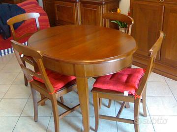 Tavolo allungabile in legno massello con 4 sedie