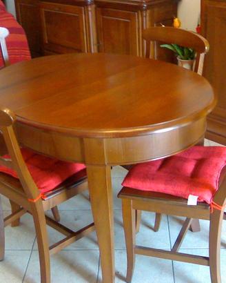 Tavolo allungabile in legno massello con 4 sedie