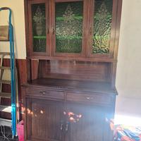 Credenza vintage con vetrina.