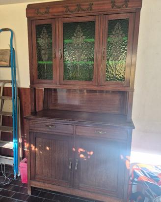 Credenza vintage con vetrina.