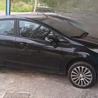 Ford Fiesta 1.0 ecoboost black e white