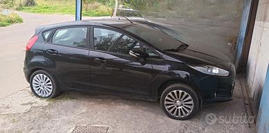 Ford Fiesta 1.0 ecoboost black e white